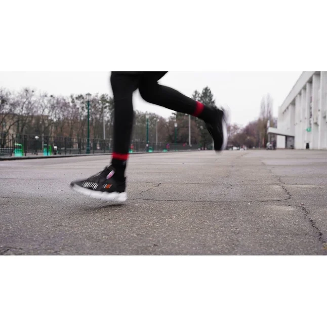 Водонепроницаемые носки DexShell Running Lite Socks, красные полоски XL (47-49) — Photo 8